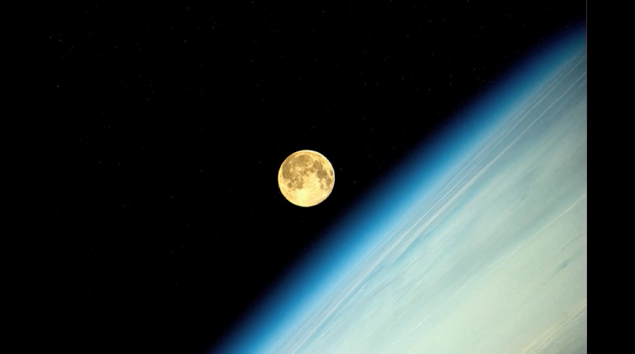 Ο Ρώσος κοσμοναύτης Αρτέμιεφ απαθανάτισε σε βίντεο την Σελήνη την ώρα «που χάνεται»