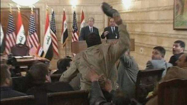 Ιράκ: Το παπούτσι που πέταξε στον Μπους τον κάνει βουλευτή
