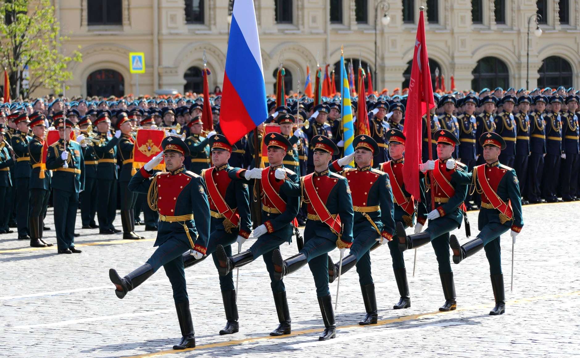 Η Ρωσία κατηγορεί το ΝΑΤΟ ότι αποσταθεροποιεί την κατάσταση στην Ουκρανία