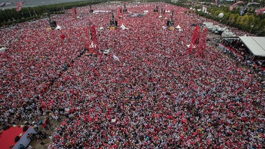 Τουρκία Εκλογές: Η μάχη της Κωνσταντινούπολης λίγες ώρες πριν ανοίξουν οι κάλπες