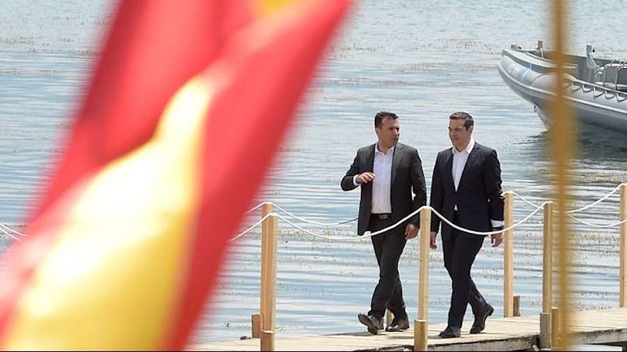 Γιατί η συμφωνία των Πρεσπών θα προχωρήσει παρά τους κραδασμούς σε Σκόπια και Αθήνα