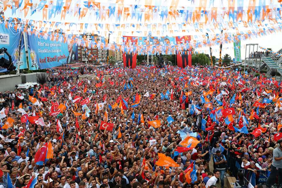 Τουρκία Εκλογές: 3 νεκροί και 8 τραυματίες από επίθεση σε προεκλογική συγκέντρωση του AKP