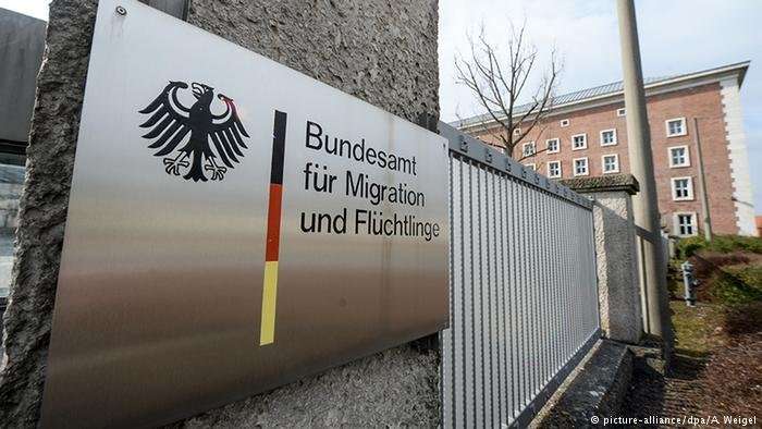 Γερμανία: Η ενδοκυβερνητική σύγκρουση για το μεταναστευτικό κλιμακώνεται