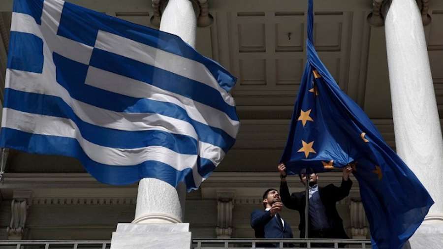 Reuters: Η συμφωνία με το Σκοπιανό θα βοηθήσει την Ελλάδα για την ελάφρυνση του χρέους
