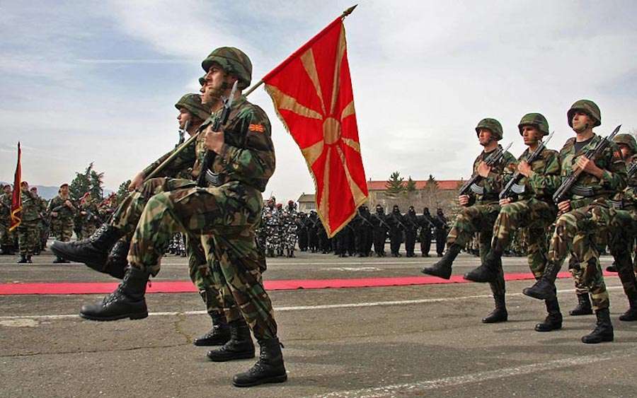 Αλλαγή ονόματος από σήμερα αποφάσισαν τα Σκόπια για τον στρατό τους