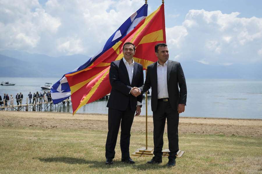 Μεγάλες προσδοκίες στα Σκόπια για την επίσκεψη Τσίπρα