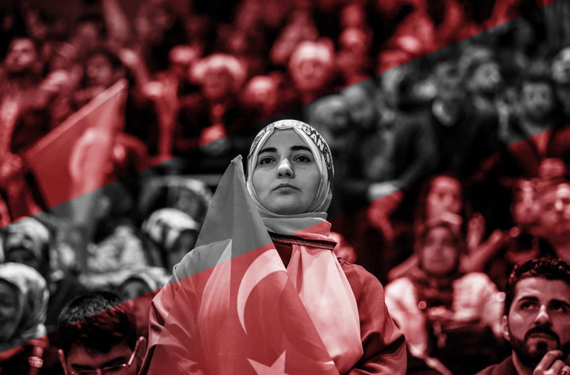 Στροφή στην «Παλιά Τουρκία»; Η αμφιλεγόμενη δικαστική απόφαση και η επαναφορά του Όρκου στα σχολεία