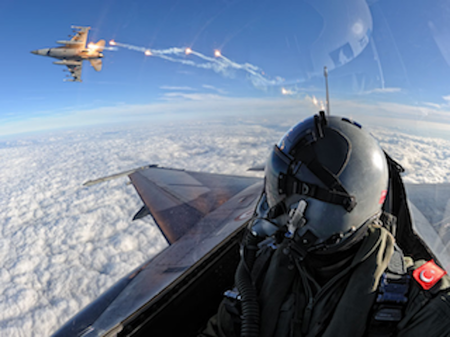 Υπέρπτηση τουρκικών F-16 στις Οινούσσες