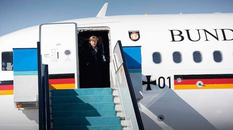 Αναγκαστική προσγείωση στην Κολωνία για το αεροσκάφος της Άγγελα Μέρκελ