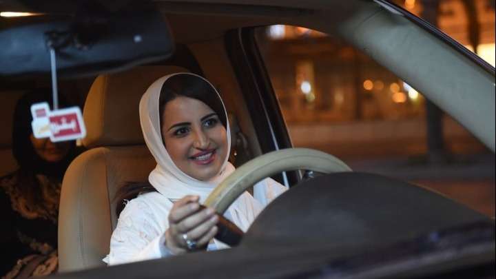Σαουδική Αραβία: Η πρώτη γυναίκα οδηγός είναι δημοσιογράφος