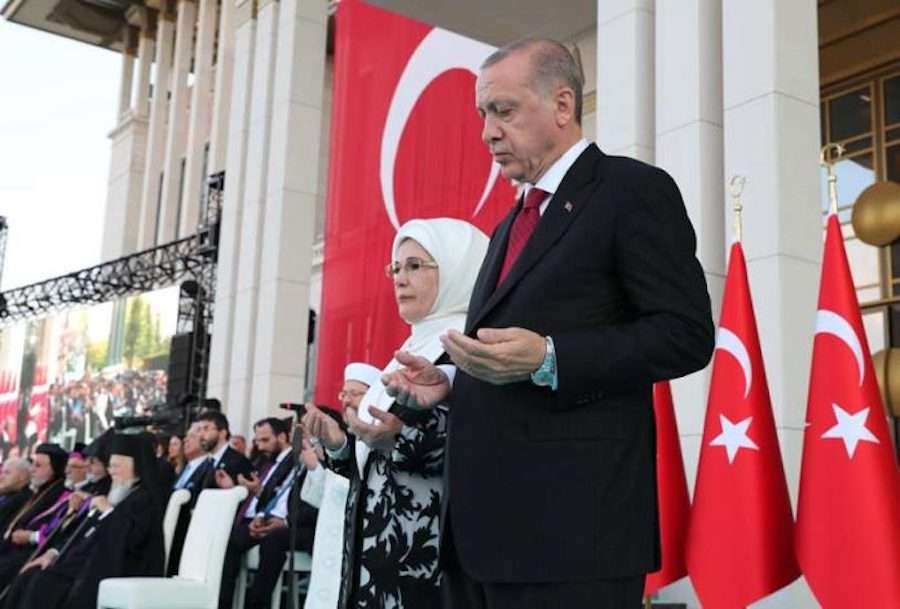 Ο Ερντογάν κόβει στους Τούρκους τσιγάρο,ρύζι και καλλυντικά με τεράστιες αυξήσεις δασμών κατά των ΗΠΑ