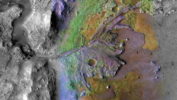 Λίμνη νερού σε υγρή μορφή ανακαλύφθηκε στον Άρη