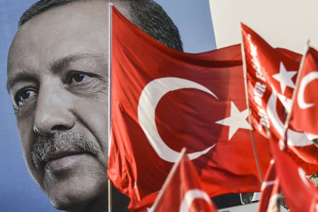 Handelsblatt: «Τούρκοι διαφεύγουν συνεχώς  στην Ελλάδα εξαιτίας του Ερντογάν»