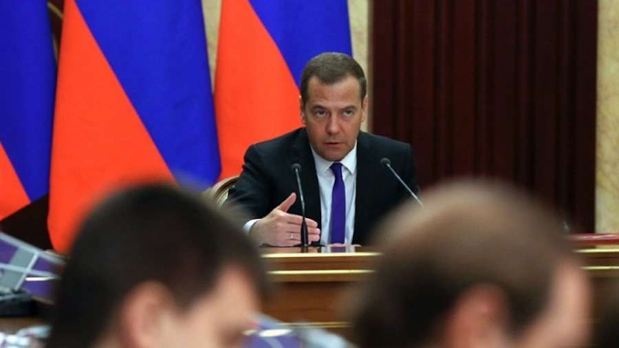 Για κήρυξη οικονομικού πολέμου έκανε λόγο ο Ρώσος πρωθυπουργός Μεντβιέντεφ