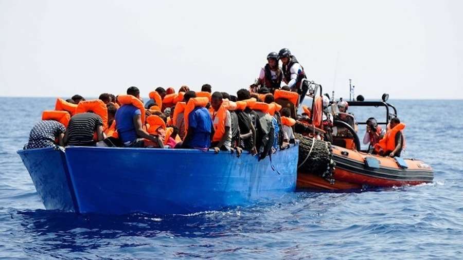 Η Ιταλία απειλεί να επιστρέψει στη Λιβύη πρόσφυγες και μετανάστες
