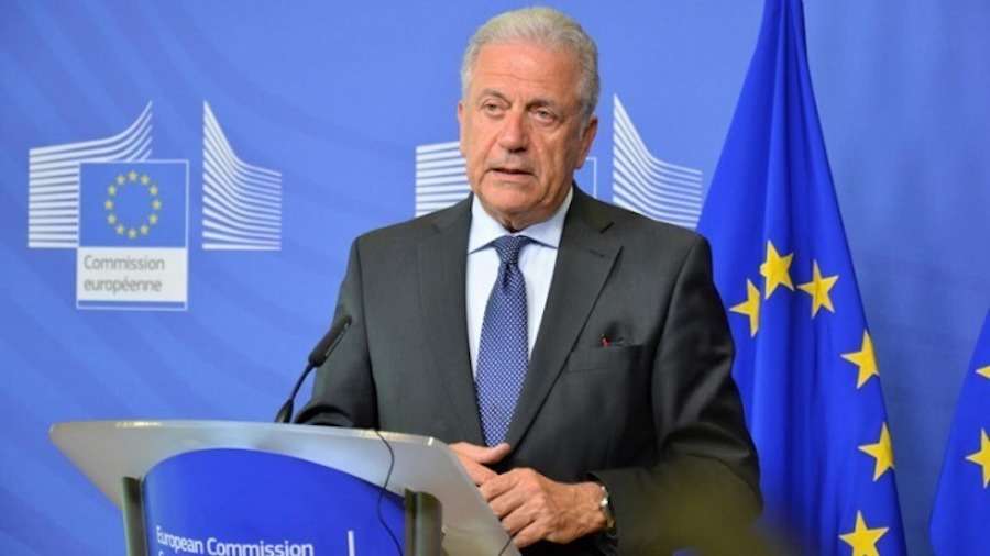 Αβραμόπουλος: Να σταματήσουν οι έλεγχοι στα σύνορα των χωρών Σένγκεν