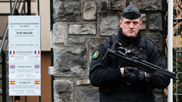 Γαλλία: Αστυνομικοί πυροβόλησαν και τραυμάτισαν άνδρα με μαχαίρι που εισέβαλε σε αστυνομικό τμήμα