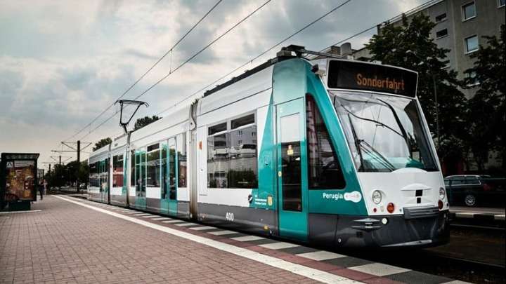 Άρχισε τα δοκιμαστικά δρομολόγια στη Γερμανία το πρώτο στον κόσμο αυτόνομο τραμ