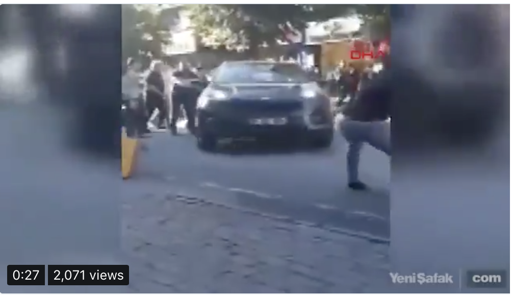 Οδηγός έριξε το αυτοκίνητό του πάνω σε πεζούς στην Κωνσταντινούπολη! Βίντεο