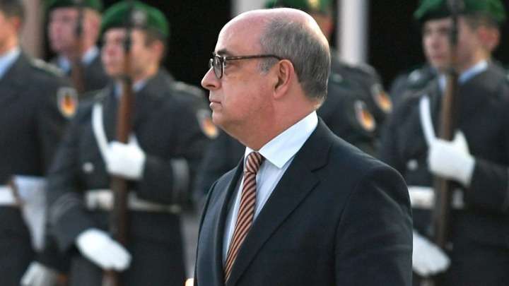 Πορτογαλία: Παραιτήθηκε ο υπουργός Άμυνας, με αφορμή τη συγκάλυψη μιας κλοπής όπλων