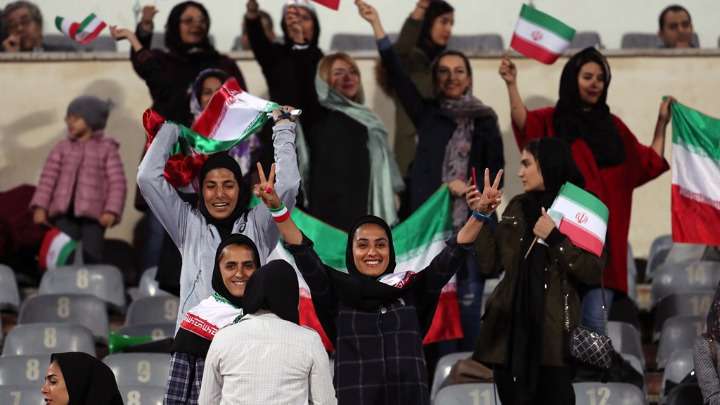 Ιστορική ημέρα για το Ιράν! Γυναίκες στο γήπεδο