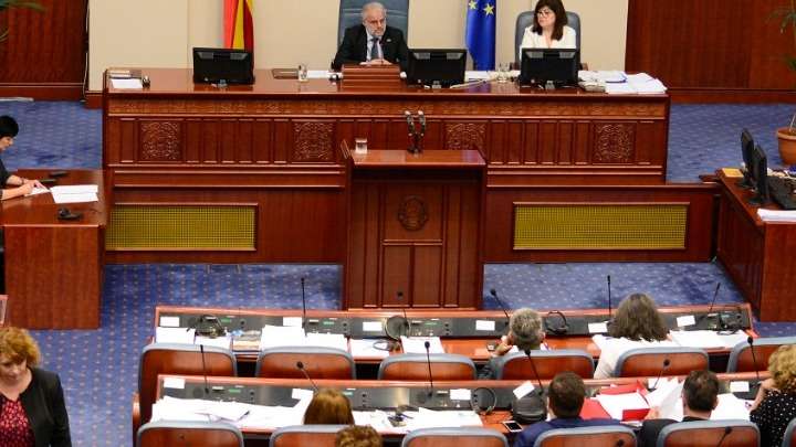 ΣΚΟΠΙΑ: Ξεκίνησε στη Βουλή η συνεδρίαση που θα κρίνει τη τύχη της συμφωνίας των Πρεσπών