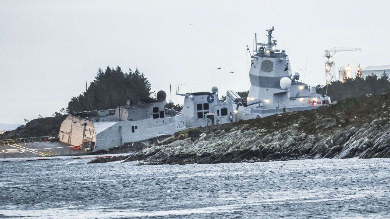 Διαρροή πετρελαίου από τη σύγκρουση ελληνικού τάνκερ με φρεγάτα του ναυτικού της Νορβηγίας