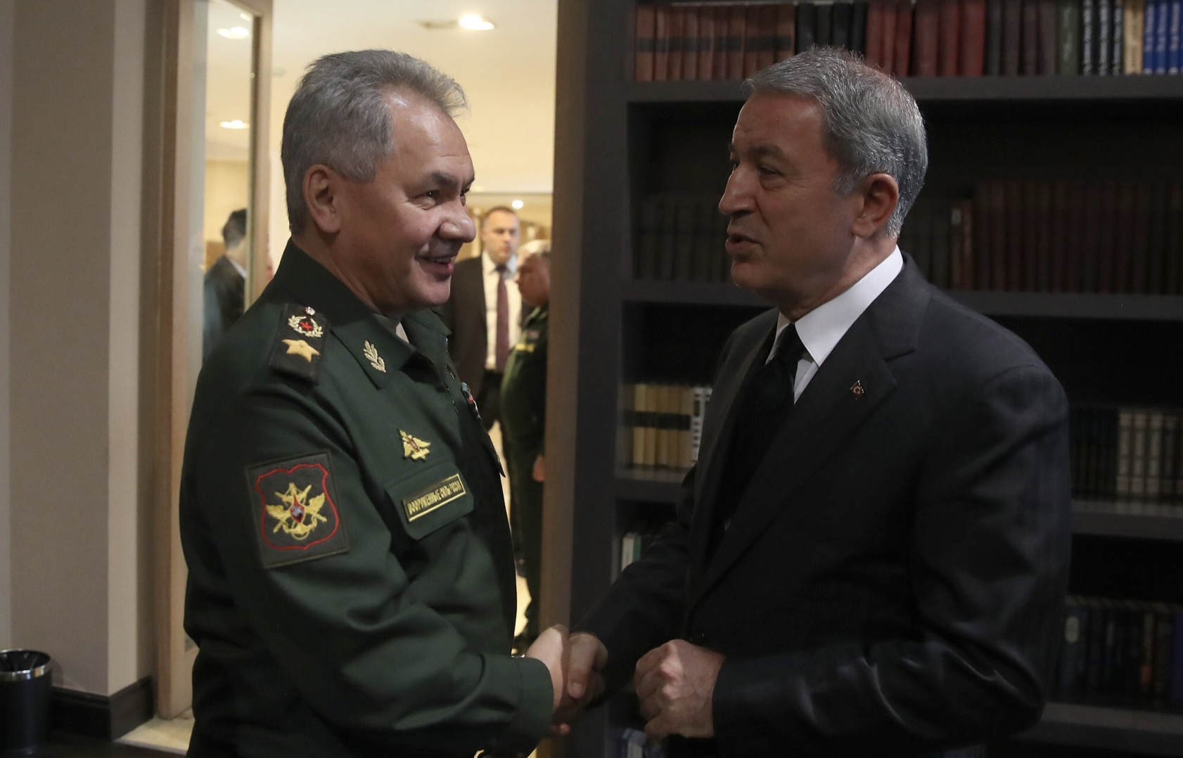 Ο Ρώσος υπουργός Άμυνας στην Άγκυρα για συνάντηση με τον Ακάρ