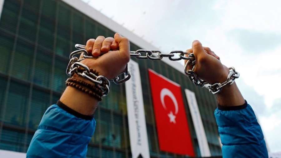 Τουρκία: Δημοσιογράφος του Anadolu απολύθηκε για δυσάρεστη ερώτηση!