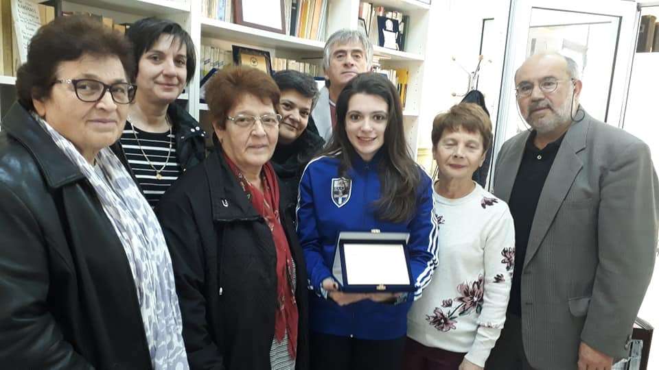 Βραβείο στην Διστομίτισα Πρωταθλήτρια Ελλάδας από τους συγχωριανούς της!