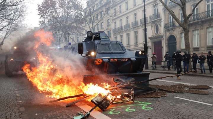 Γαλλία: Συμπλοκές και συλλήψεις