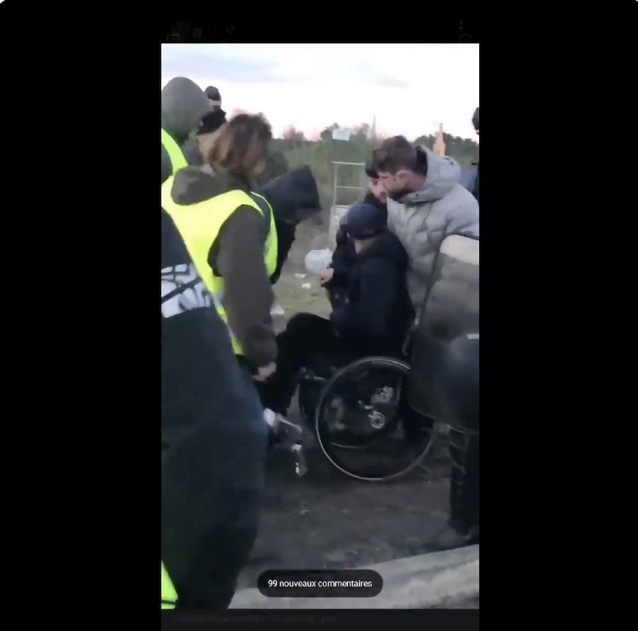 Στην Ευρώπη που μείναμε έχουν αρχίσει να δέρνουν ανθρώπους σε αναπηρικά καρότσια! Βίντεο από Γαλλία