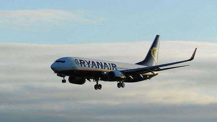 Αναγκαστική προσγείωση αεροσκάφουςς της Ryanair στο Βερολίνο μετά από απειλή για βόμβα