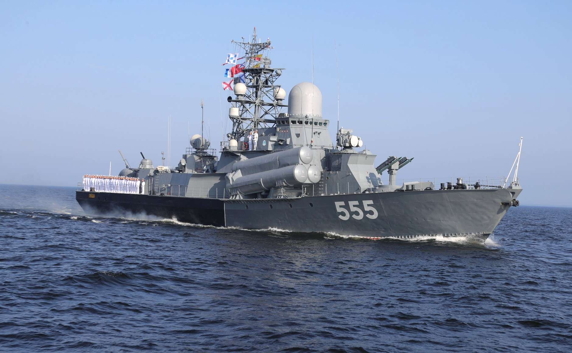 Ο ρωσικός στόλος απέναντι στα πλοία του ΝΑΤΟ στη Μαύρη Θάλασσα
