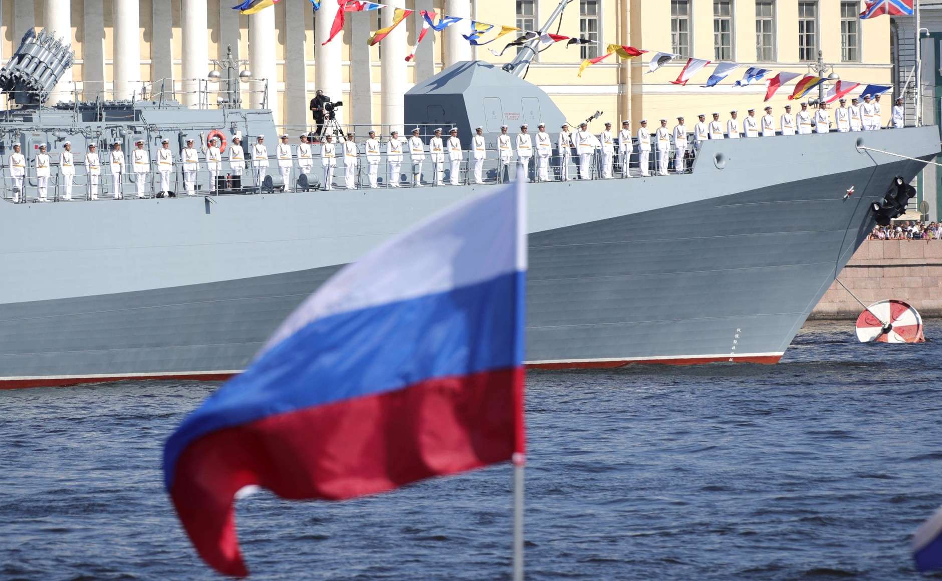 Οι Ιταλοί ανησυχούν για την «επιθετική στάση του ναυτικού της Ρωσίας» στη Μεσόγειο