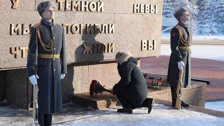 Λένινγκραντ: Πως εορτάστηκαν τα 75 χρόνια από την ήττα των ναζί και τη λήξη της πολιορκίας