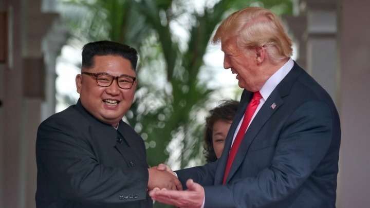 Ο Τραμπ επιμένει ότι έχει καλές σχέσεις με τον Κιμ Γιονγκ Ουν