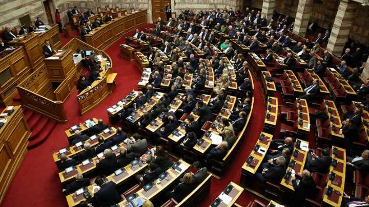Ανθεωρηση Συντάγματος: Τι πέτυχαν ΣΥΡΙΖΑ και ΝΔ σε επίμαχα άρθρα