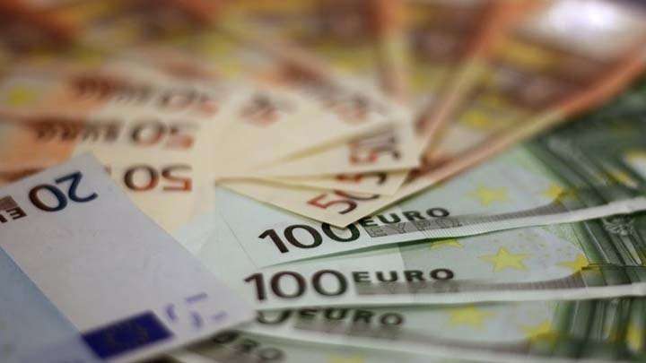 F.T.: Η Ευρώπη τερματίζει τη λιτότητα