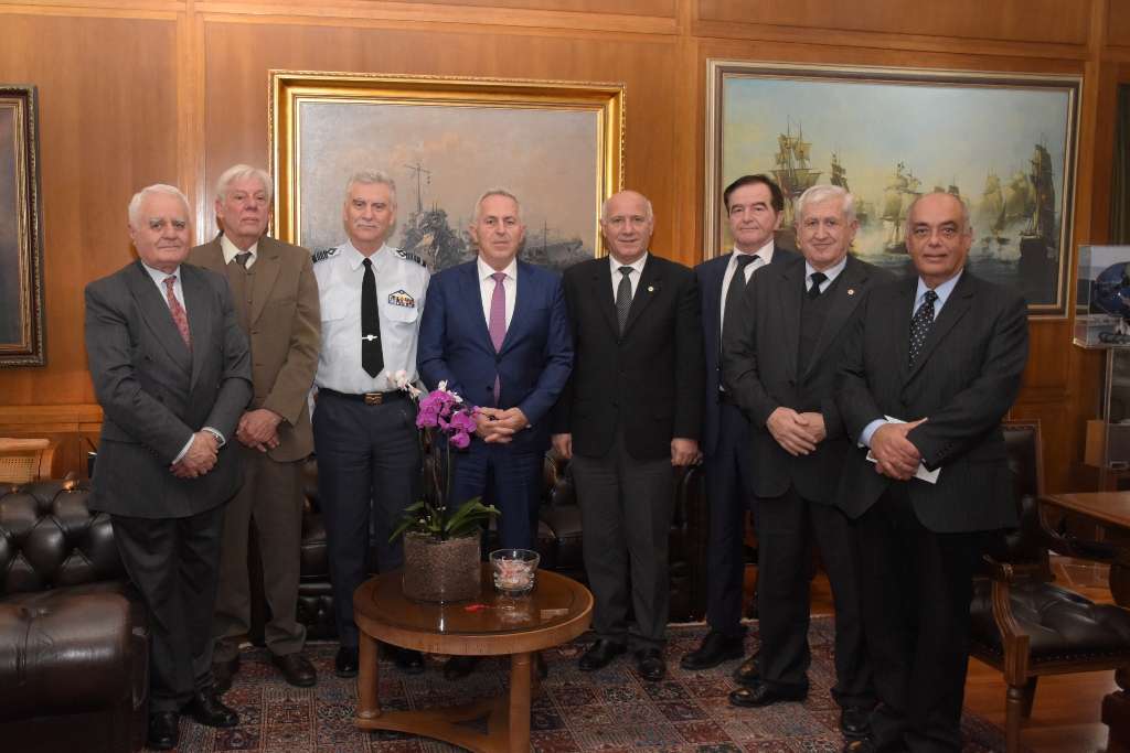 Συνάντηση του ΥΕΘΑ με τους προέδρους των Ενώσεων Αποστράτων