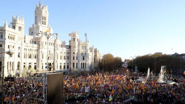 Αυτονομιστές της Καταλονίας διαδηλώνουν στη Μαδρίτη
