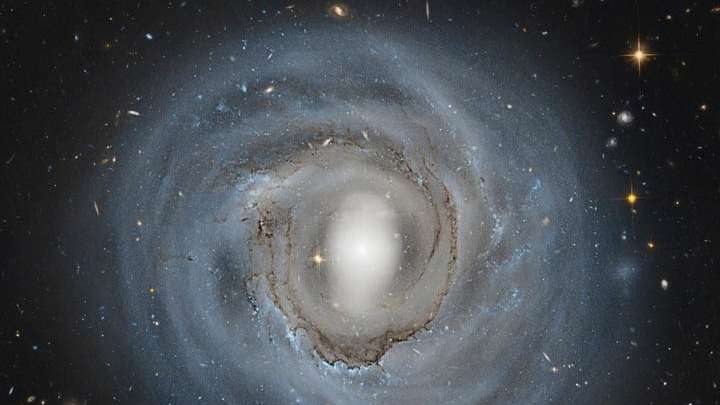 Γαλαξίας σε απόσταση 12,4 δισεκατομμυρίων ετών φωτός