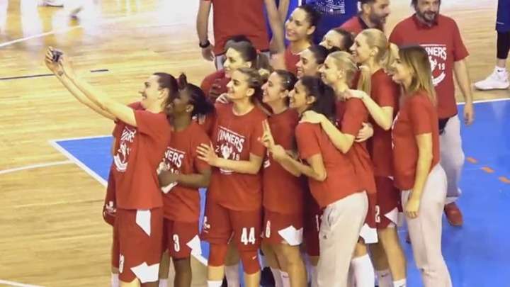 Τα κορίτσια του Ολυμπιακού στο μπάσκετ σαρώνουν! Πήραν για 4η σερί χρονιά το κύπελλο Ελλάδος