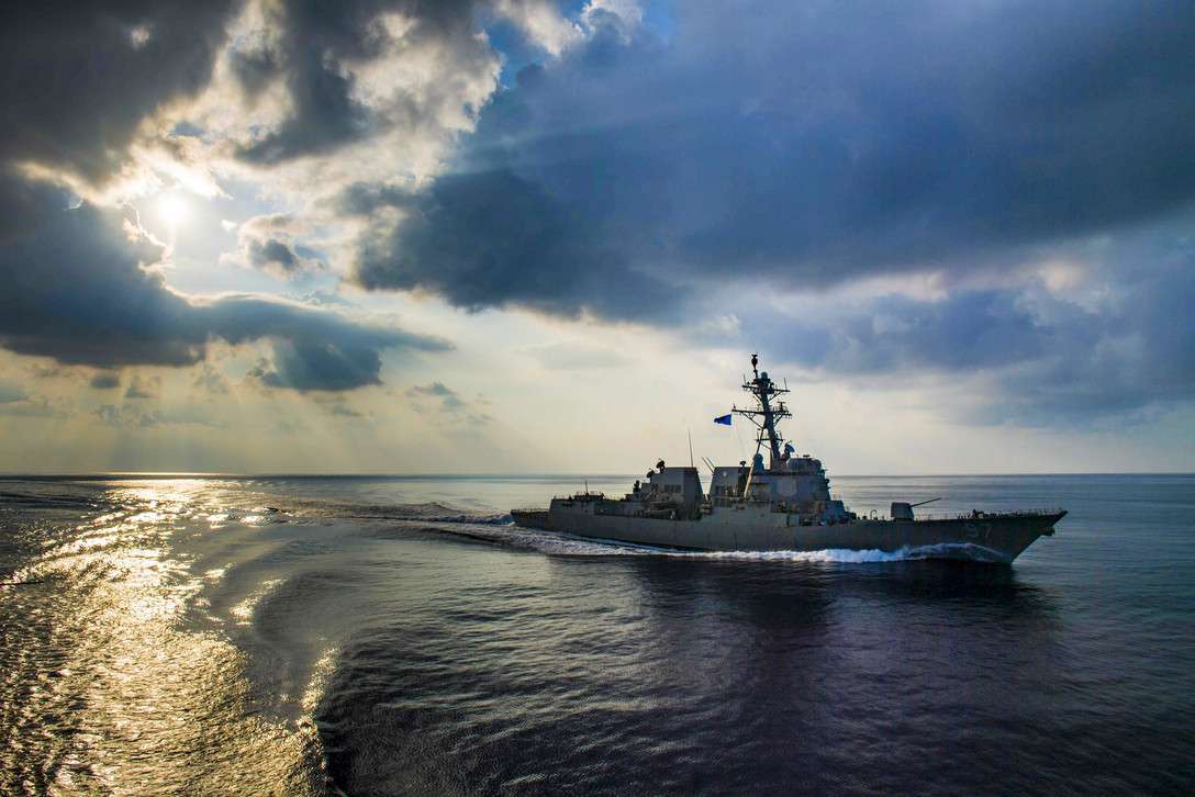 Αμερικανικό πολεμικό πλοίο δέχτηκε επίθεση στην Ερυθρά Θάλασσα