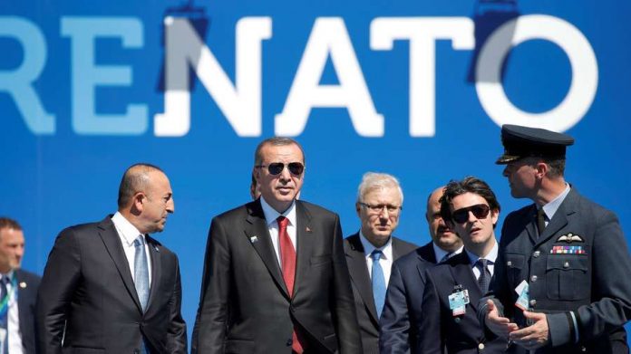  Ο Ερντογάν στο παζάρι του ΝΑΤΟ.