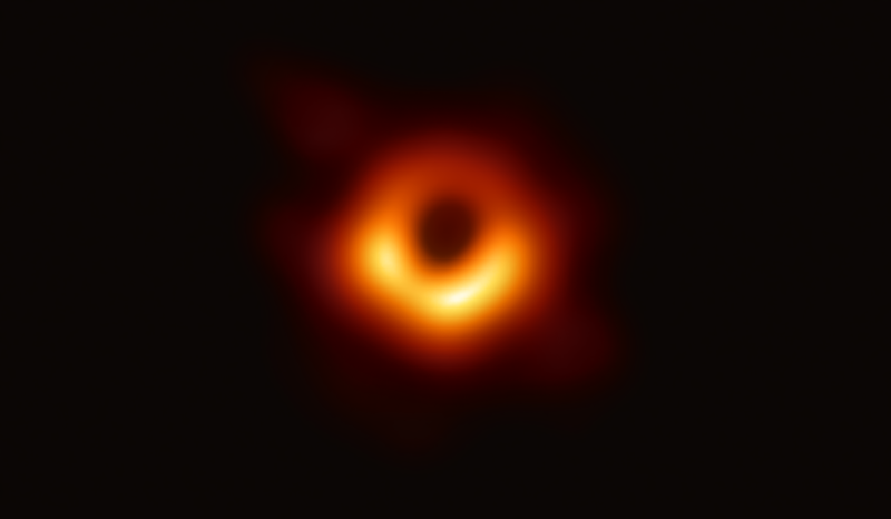«Το τέρας περιστρέφεται» - Ανακάλυψαν πως οι μαύρες τρύπες κινούνται