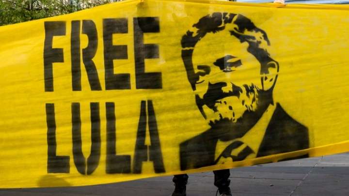 Λούλα: «Η Βραζιλία διοικείται από μια ομάδα τρελών»