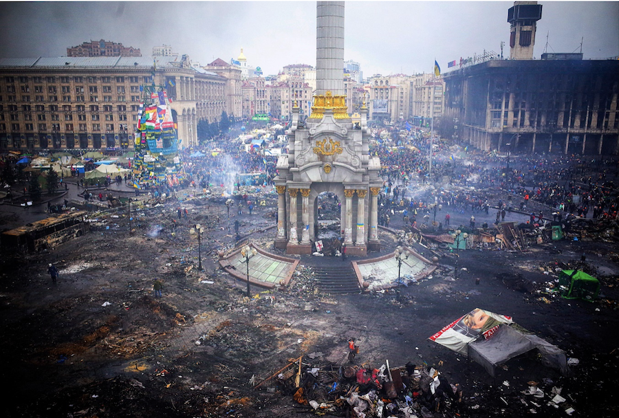 Ο Ζελένσκι και οι Ευρωπαίοι γιορτάζουν για τα 10 χρόνια των τραγικών  γεγονότων της Μαϊντάν - Militaire.gr