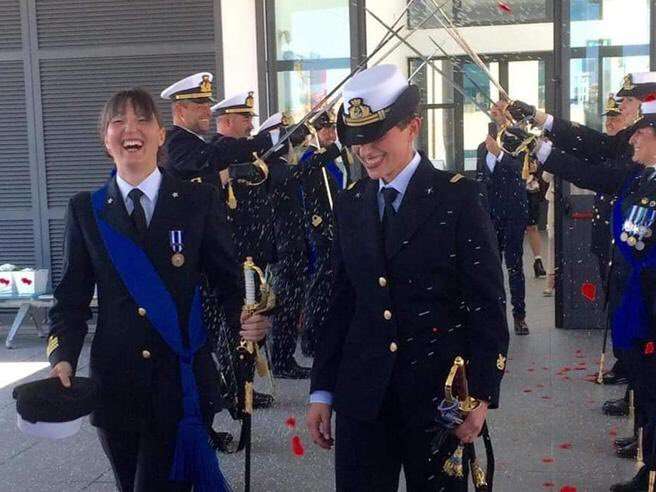 Ιταλία: Δύο γυναίκες, αξιωματικοί του  Ναυτικού, ενώθηκαν με τα δεσμά του γάμου