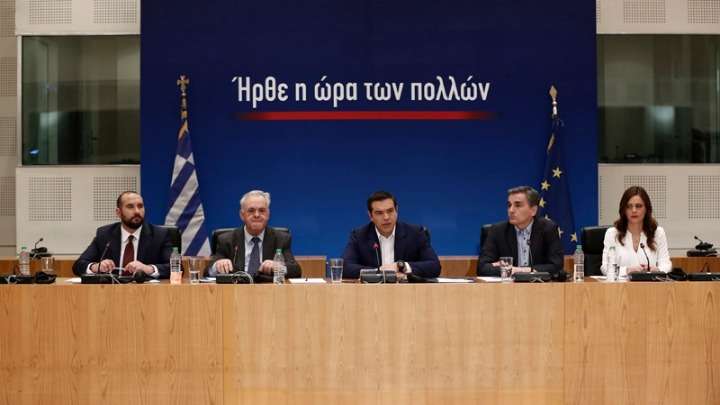 Μόνιμη 13η σύνταξη, μείωση ΦΠΑ στα τρόφιμα, την εστίαση και την ενέργεια από φέτος ανακοίνωσε ο Τσίπρας